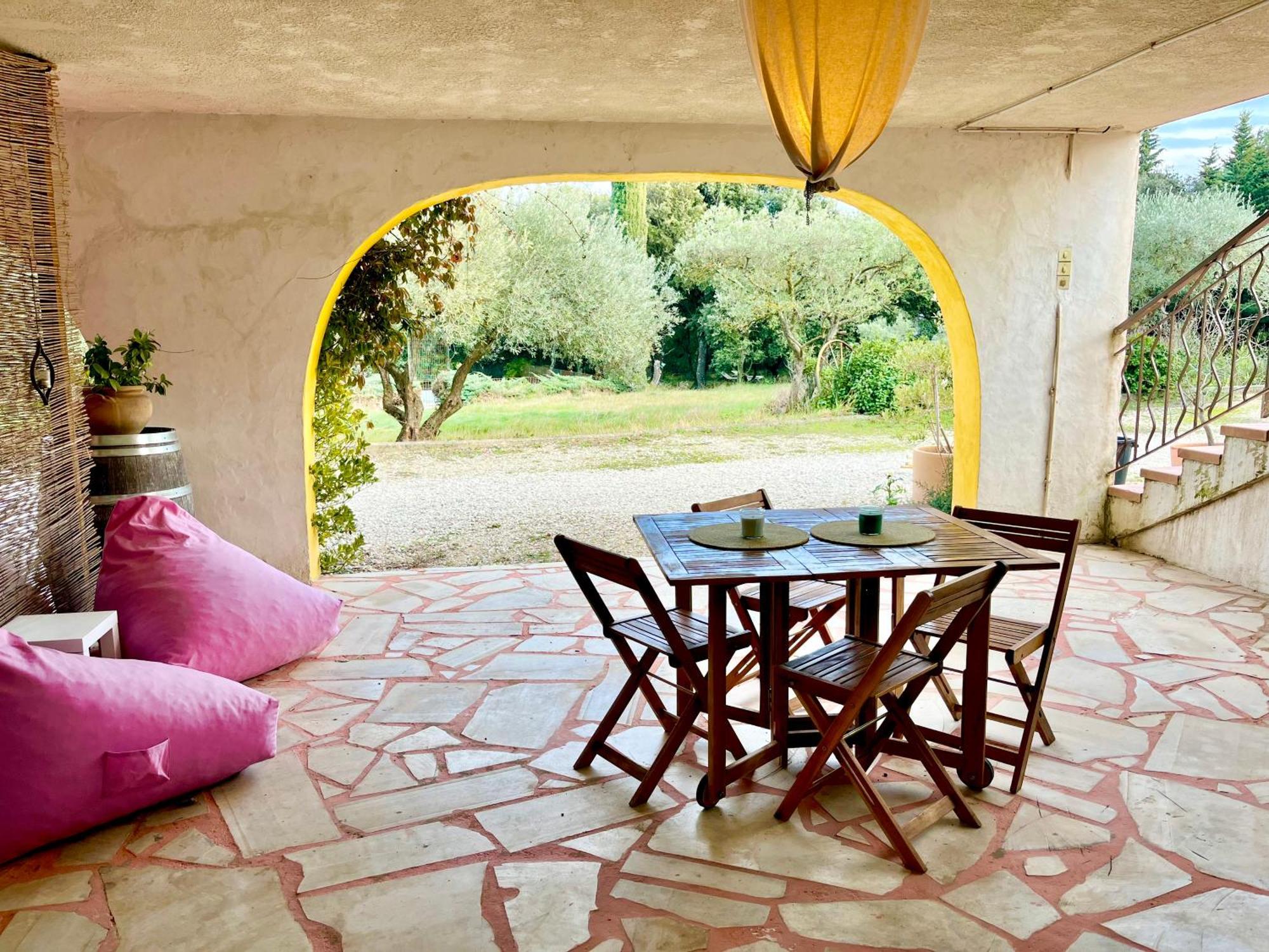 Domaine Colibri En Provence Hotel Pujaut Exterior photo